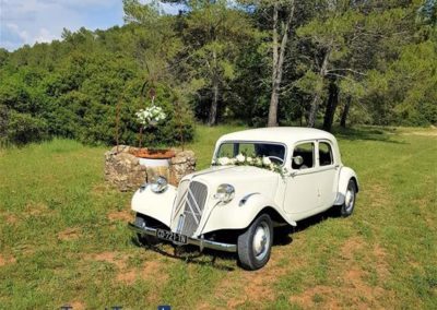 Décoration voiture mariage parebrise