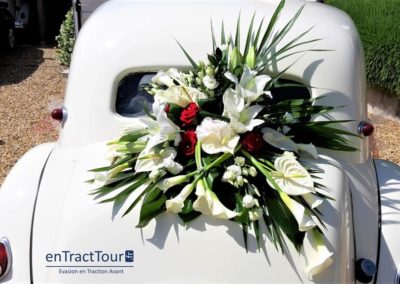 decoration voiture mariage malle
