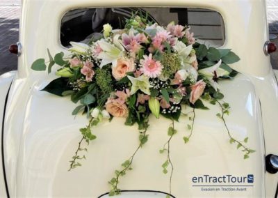 decoration voiture mariage malle