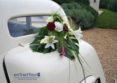 decoration voiture mariage malle