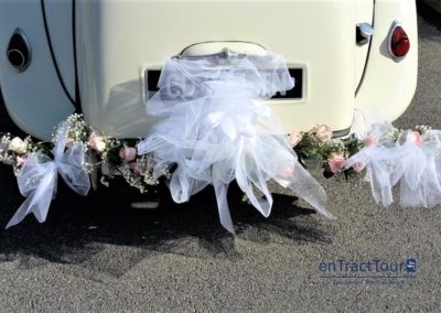 decoration voiture mariage malle